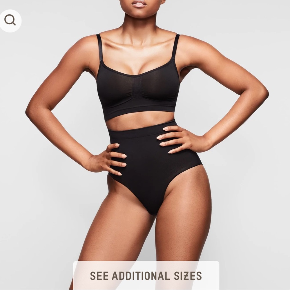 Skims SCULPTING MID WAIST BRIEF